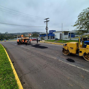 Semov realiza operação tapa-buraco em vias de São Leopoldo