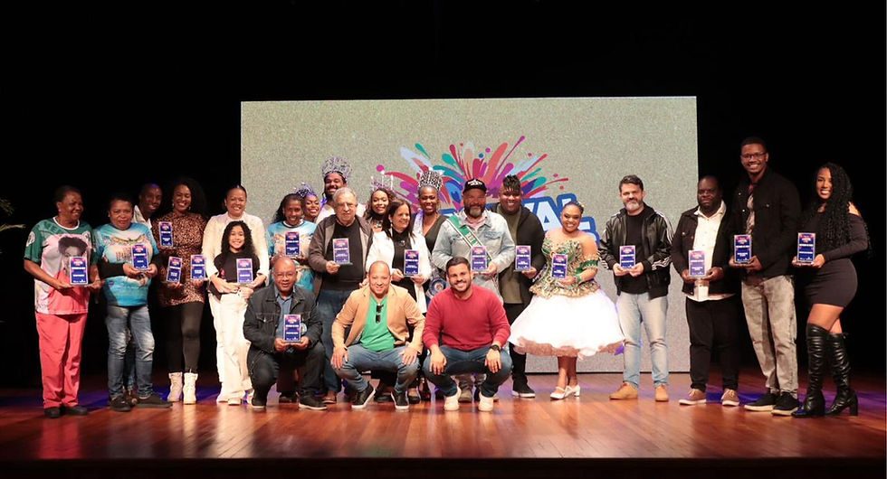 Teatro Municipal recebe premiação dos Destaques de Ouro do Carnaval 2026