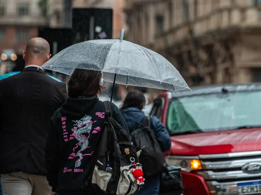 Semana começa com clima quente, nublado e com chuva na maior parte do RS