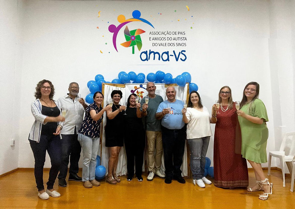 Luciane, Dagoberto, Cristiane, Eva, Manise, Regis, João, Luciana, Suzete e Larissa