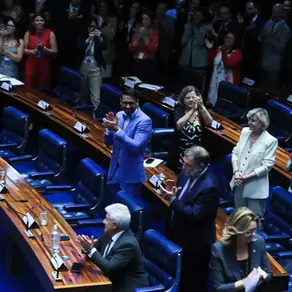 Senado aprova projeto contra adultização de crianças na internet