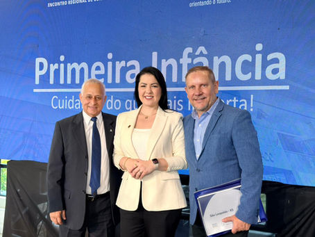 Prefeitura assina Termo de Compromisso pela Primeira Infância durante encontro do TCE-RS
