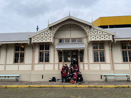 Estudantes argentinos em intercâmbio visitam o Museu do Trem de São Leopoldo