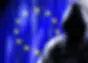 Imagem de um hacker e a bandeira da União Europeia
