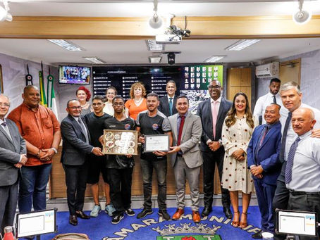 Câmara Municipal aplaude e reconhece trabalho de professores