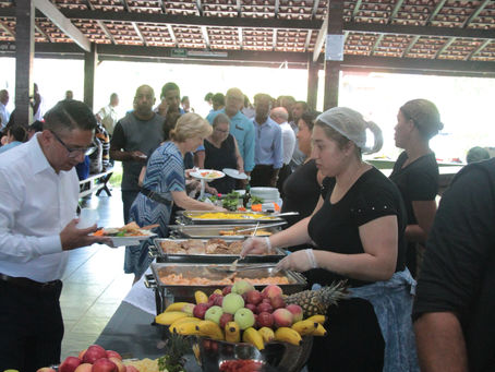 Prefeito Rogério Lins confraterniza com pastores