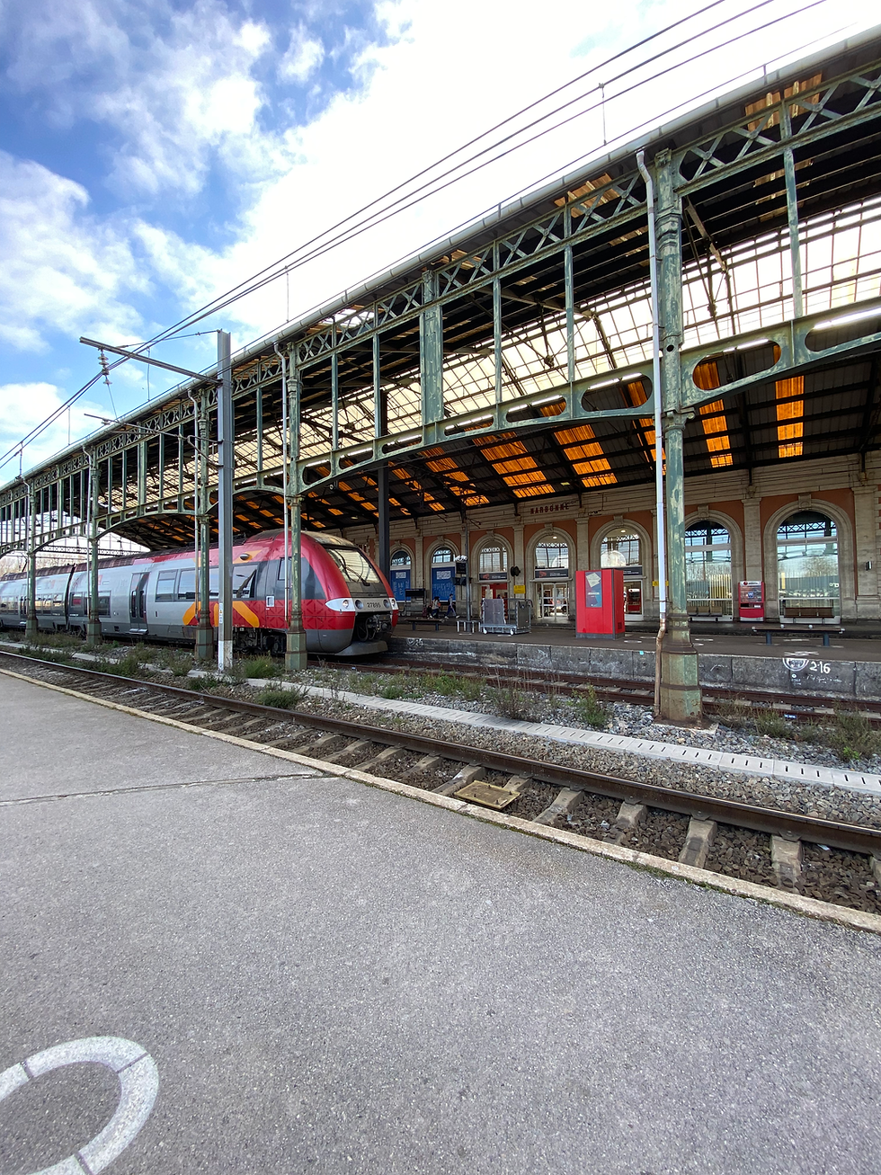 Las estaciones de tren en Europa quedan dentro de las ciudades.