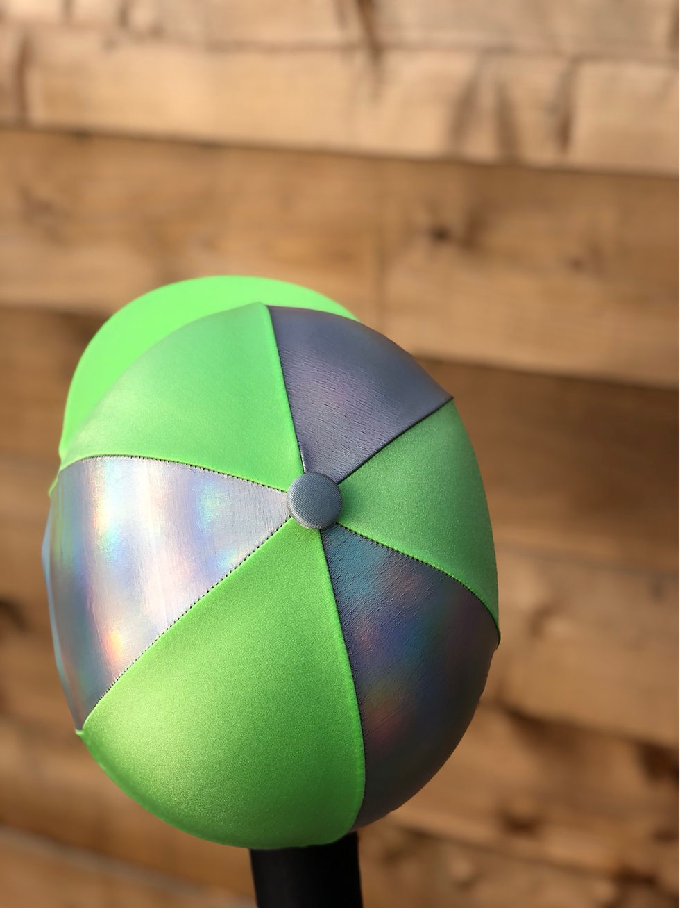 Thumbnail: Fluorescent green hologram shine 