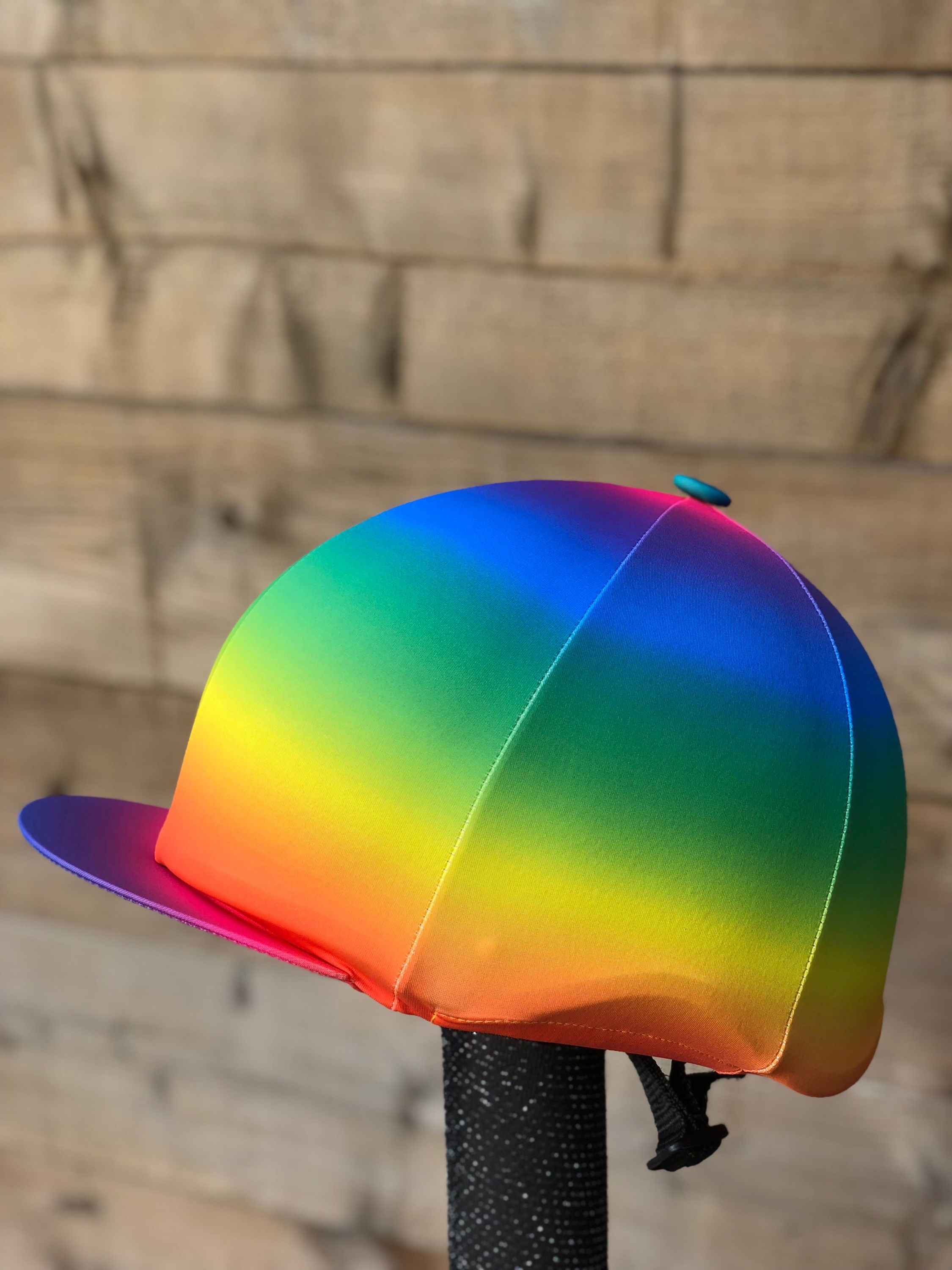 Rainbow ombré button 