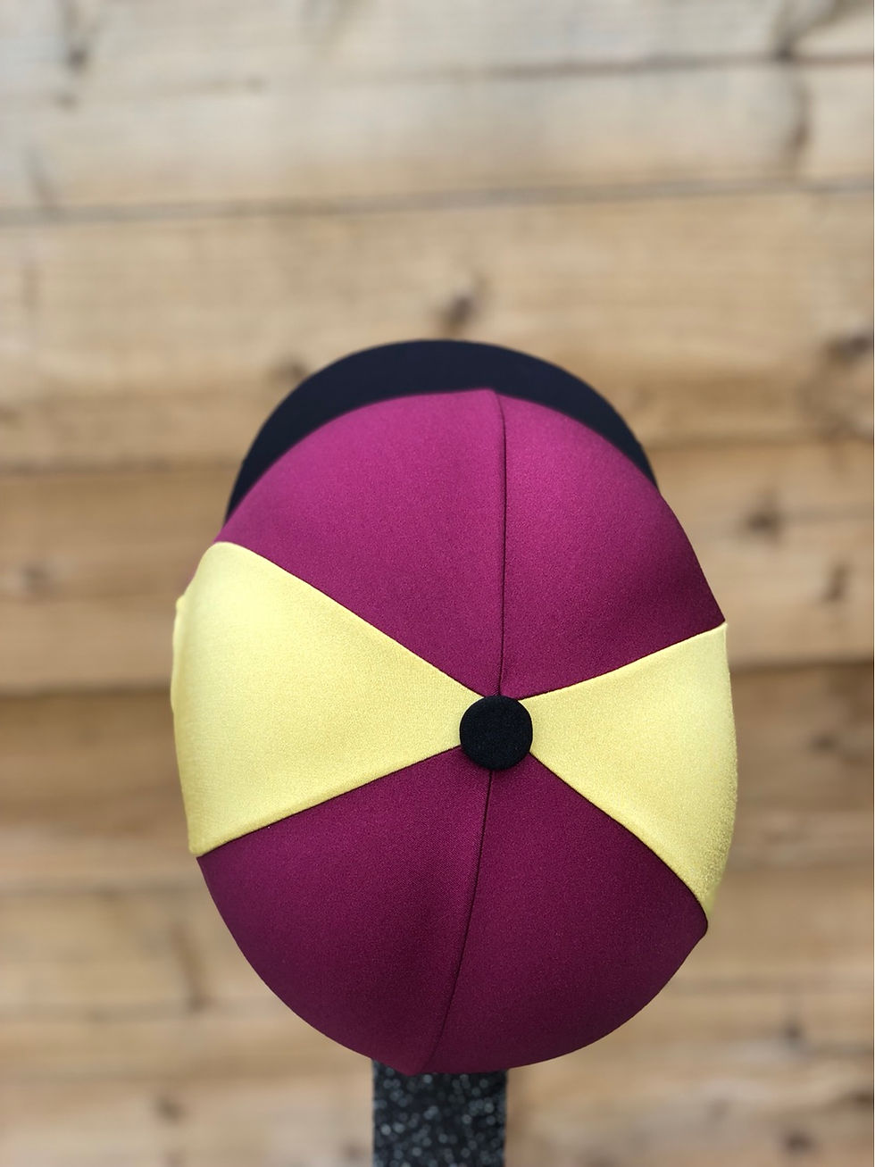 Thumbnail: Burgundy gold black peak 
