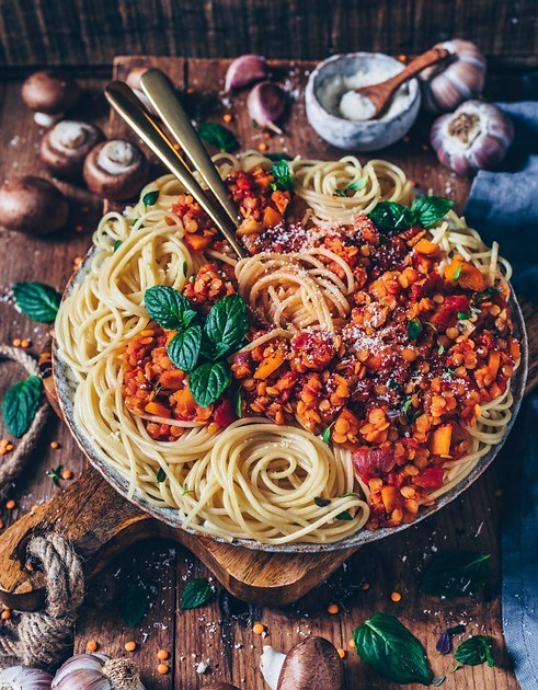 lentil-bolognese-with-spaghetti.jpg