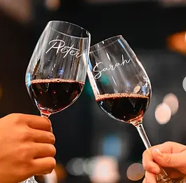 Set of 2 wine glasses.webp
