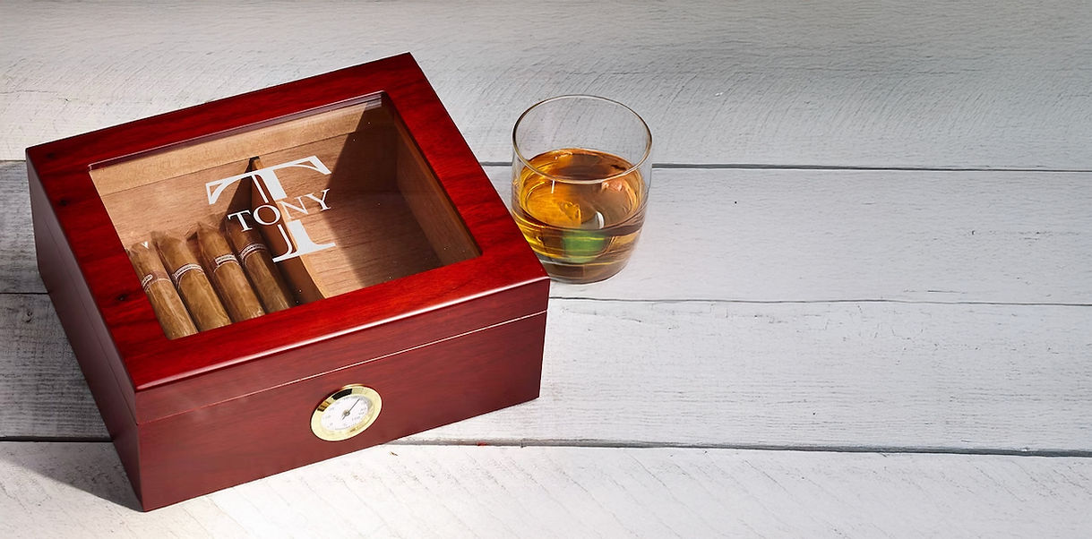 Personalized cigar humidor