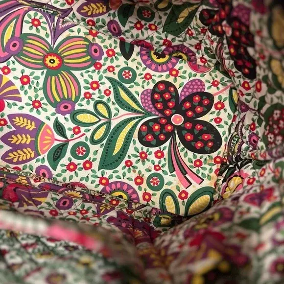 Thumbnail: Vera Bradley Large Travel Tote with 6 Inside Pockets Viva La La Green Flowers