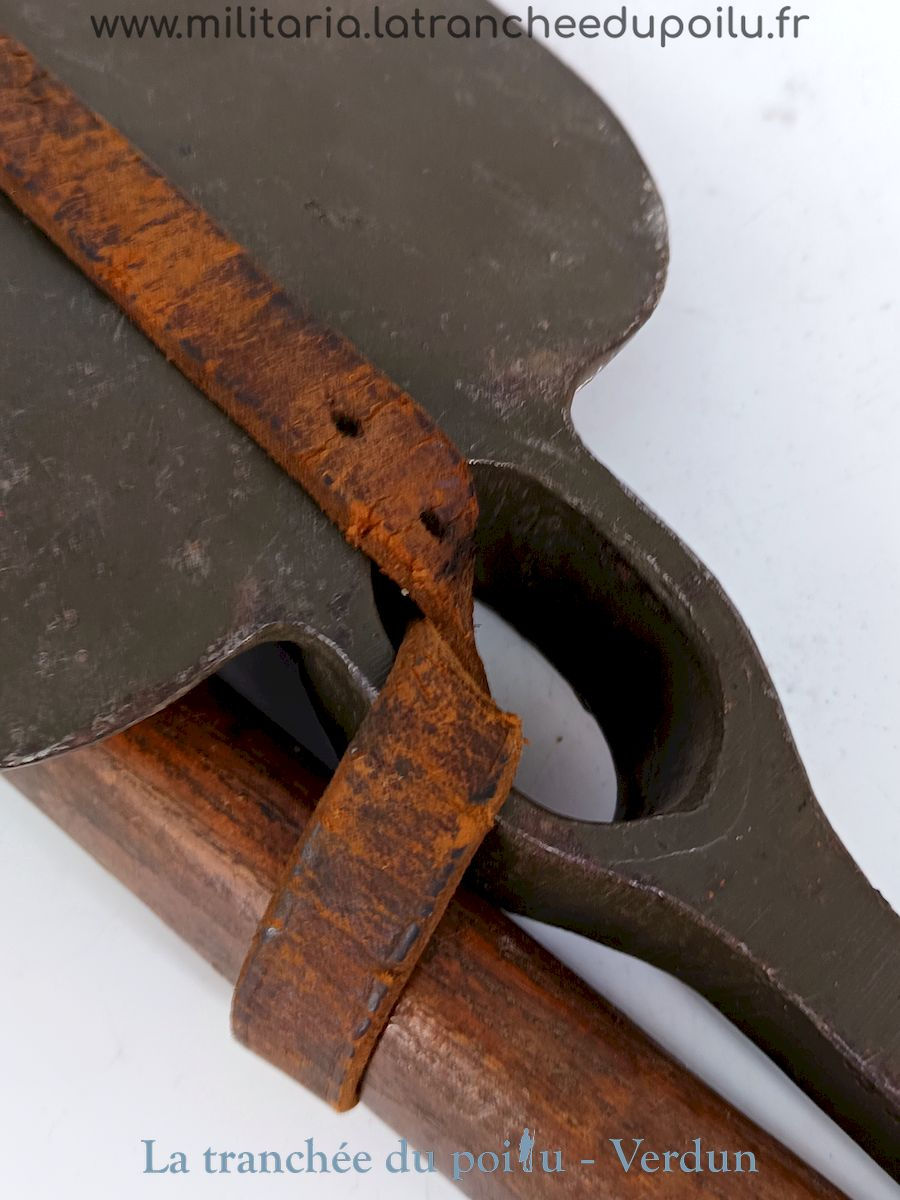 Miniature : 1326.200 PELLE PIOCHE SEURRE MODELE 1909 REVOLIER