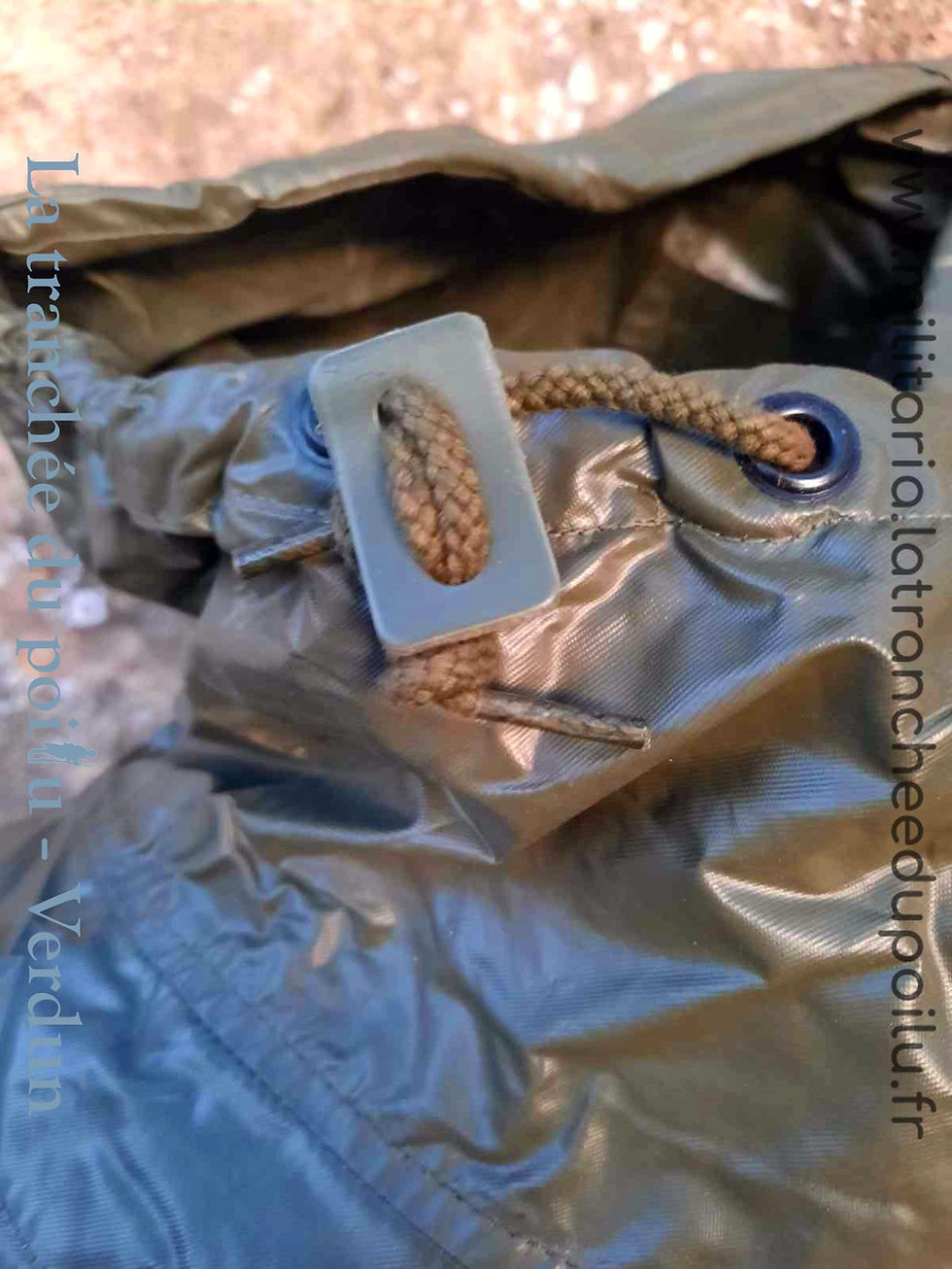 Miniature : ref:1034(2B) nylon ,OG 207  bien daté 1959 imperméable US Vietnam