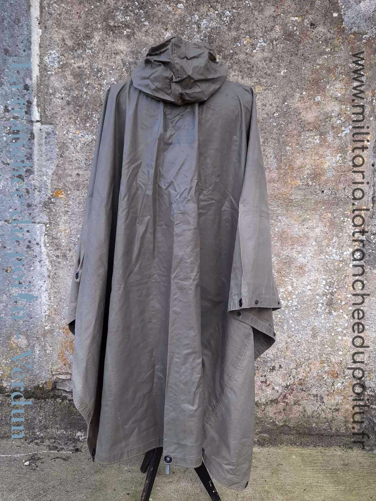Ref:1034 (2A)Poncho;coated nylon ,OG 207 bien daté 1959 imperméable US Vietnam