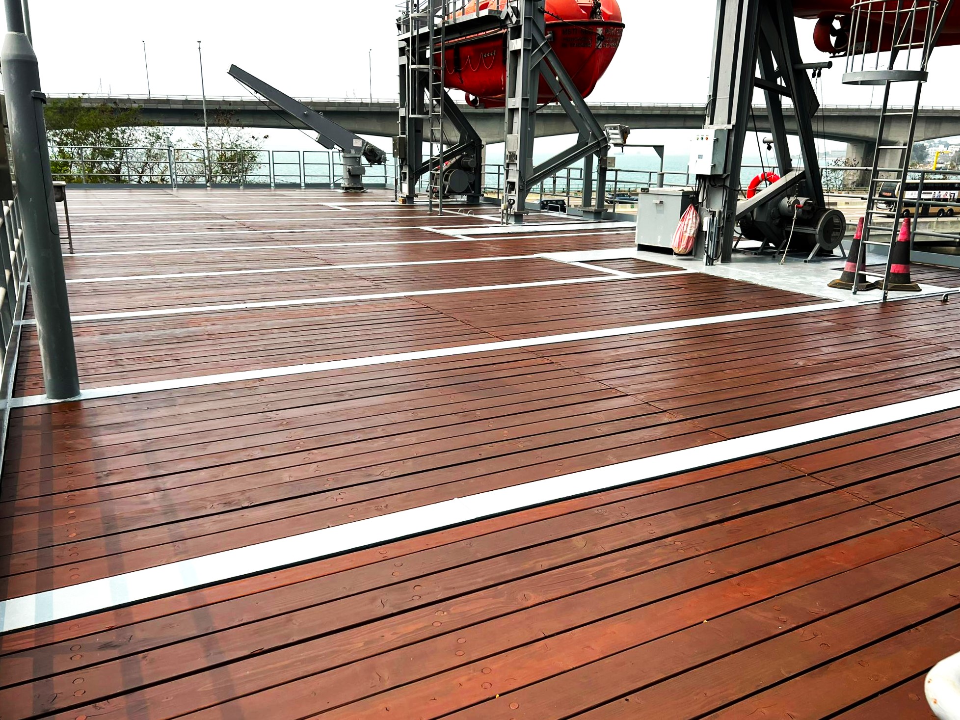 wood deck, walkway deck, fir, SPF, douglas fir, marine timber