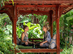 TheYogaBarn-making-friends