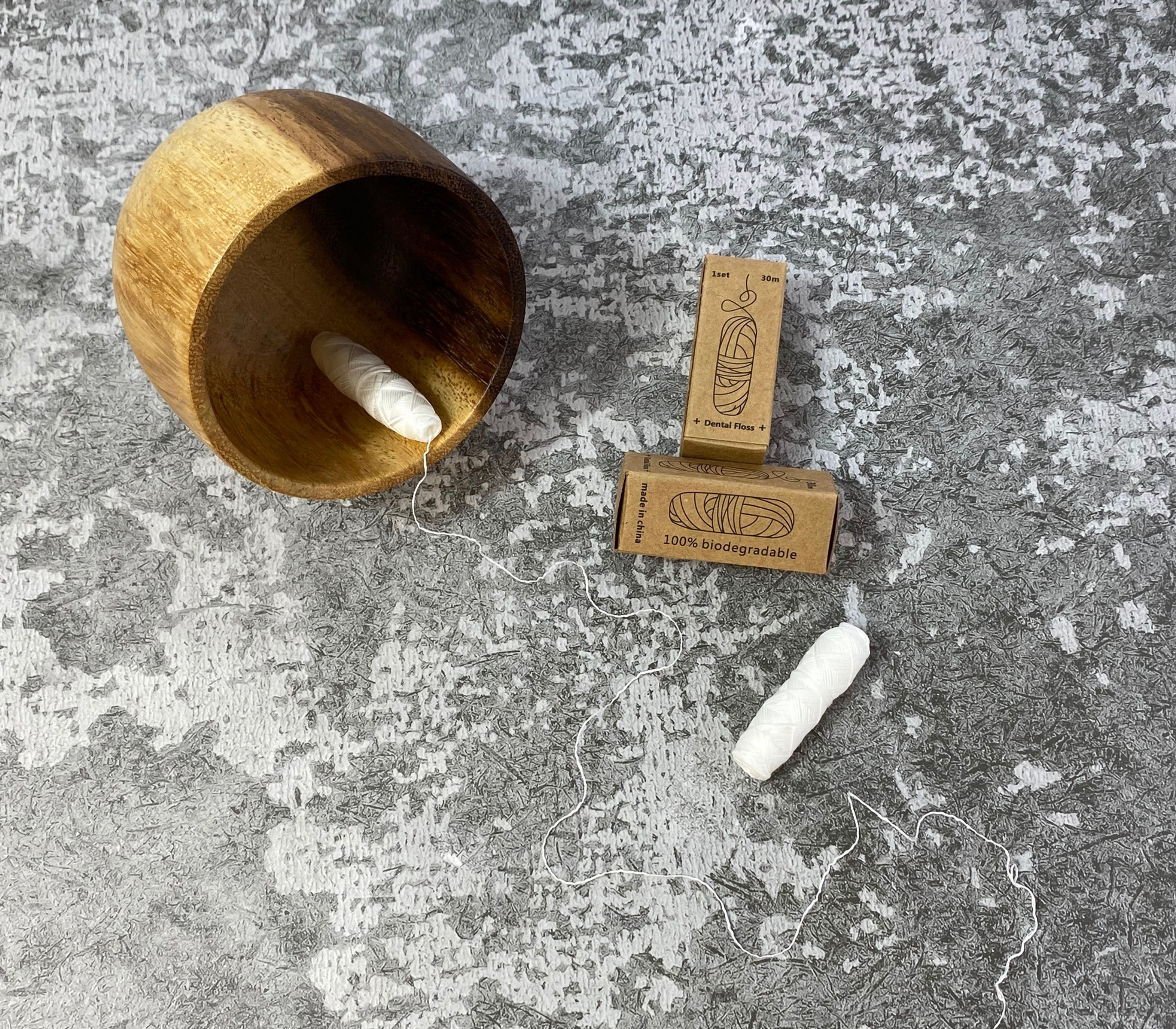 Dental Floss case + 1 Refill