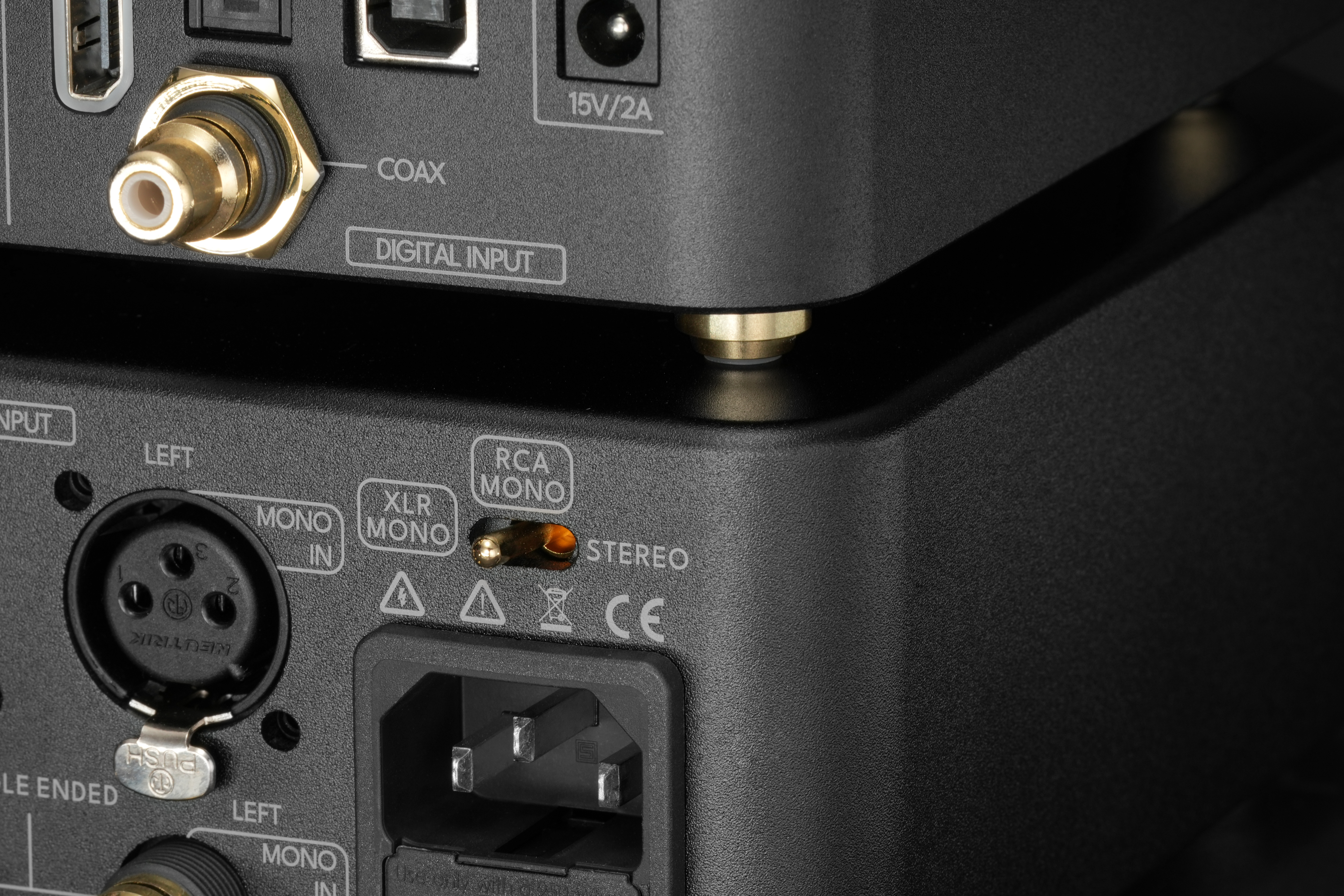 LAiV Crescendo CHORUS stereo and mono amplifier modes