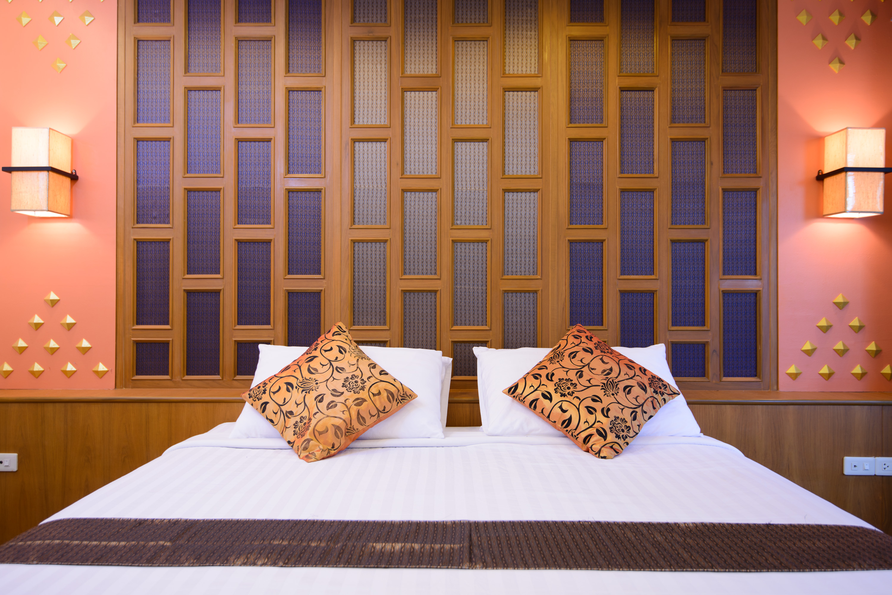 Royal Deluxe King bed goldenhouse