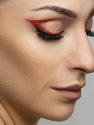 Delineado Colorido | 10 ideias para experimentar a trend
