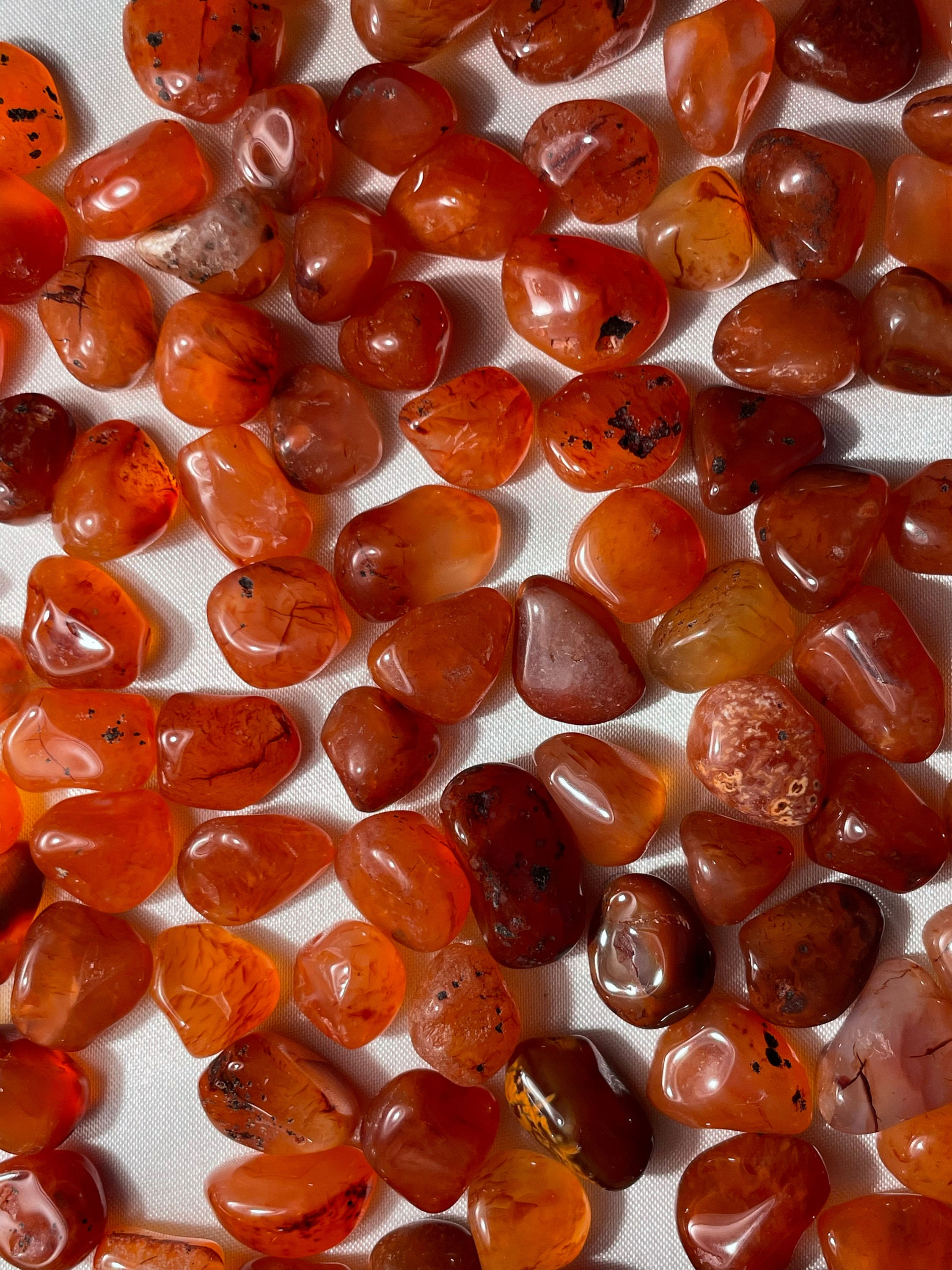 Carnelian Stone Chips – Crystals for Vitality, Motivation & Creativity