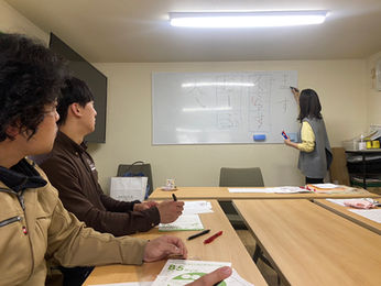 社内研修で「ペン字教室」を開催しました✍️