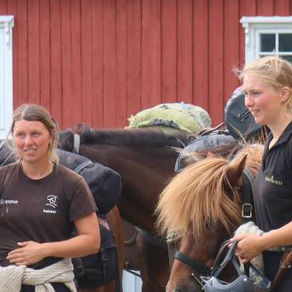 Signe N. Morstøl og Signe J. Thyholt 