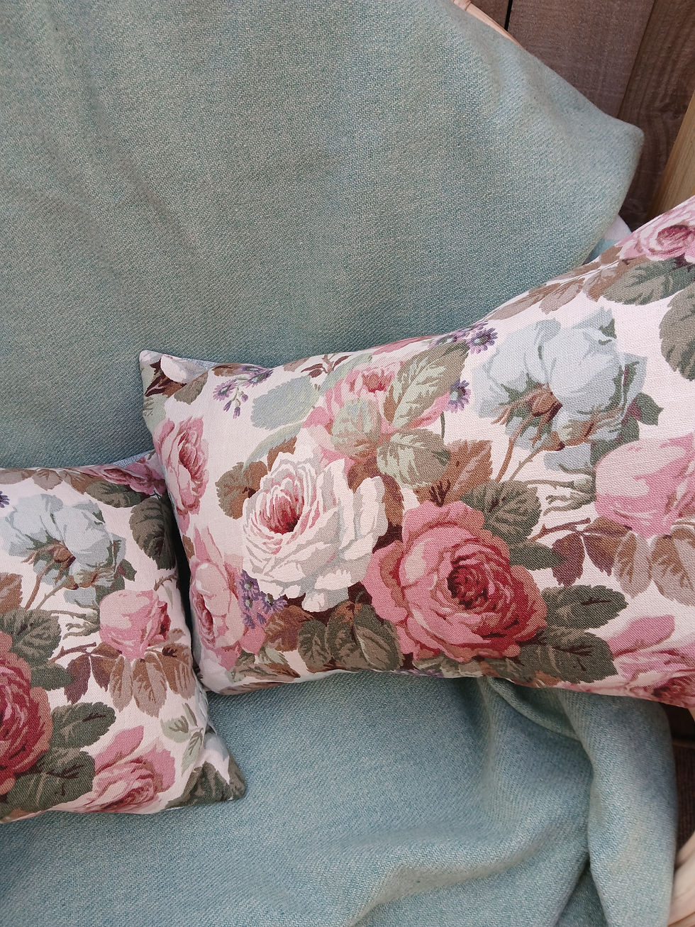 Thumbnail: Vintage Roses Breakfast Cushion