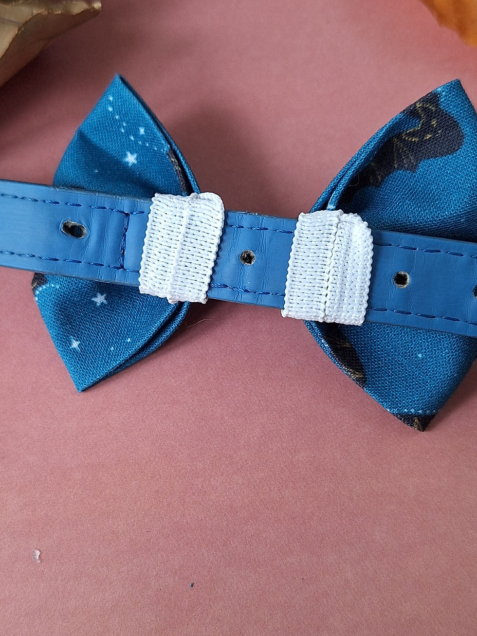 Thumbnail: Bat pattern dog bow-tie