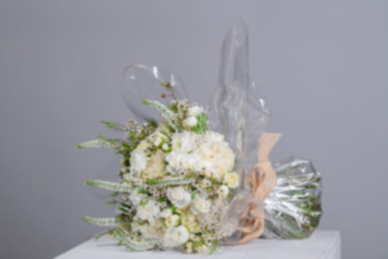 💐 White Elegance Bouquet 💐