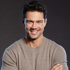 RYAN PAEVEY HEADSHOT.JPG