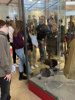Kriege gehören ins Museum
