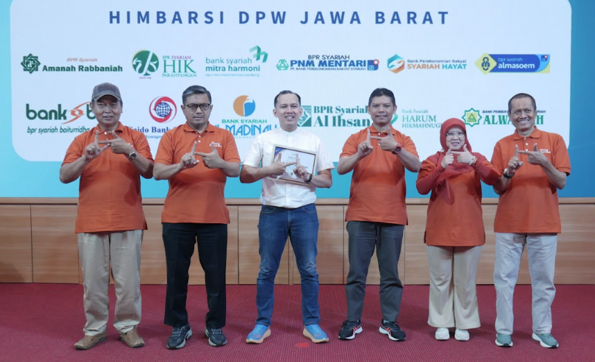 Sinergi Kepemimpinan: HIMBARSI DPW Jawa Barat Gelar Sesi Motivasi 'Winning Spirit' di BPRS HIK Parahyangan