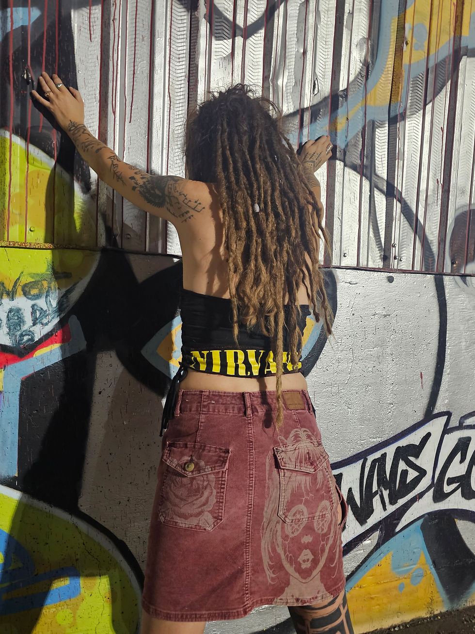 Thumbnail: VỊNTAGE NỊRVªNA CỤT N WƏAVE SKIRT/ SHIRT