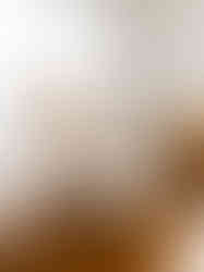 penteadeira branca com objetos