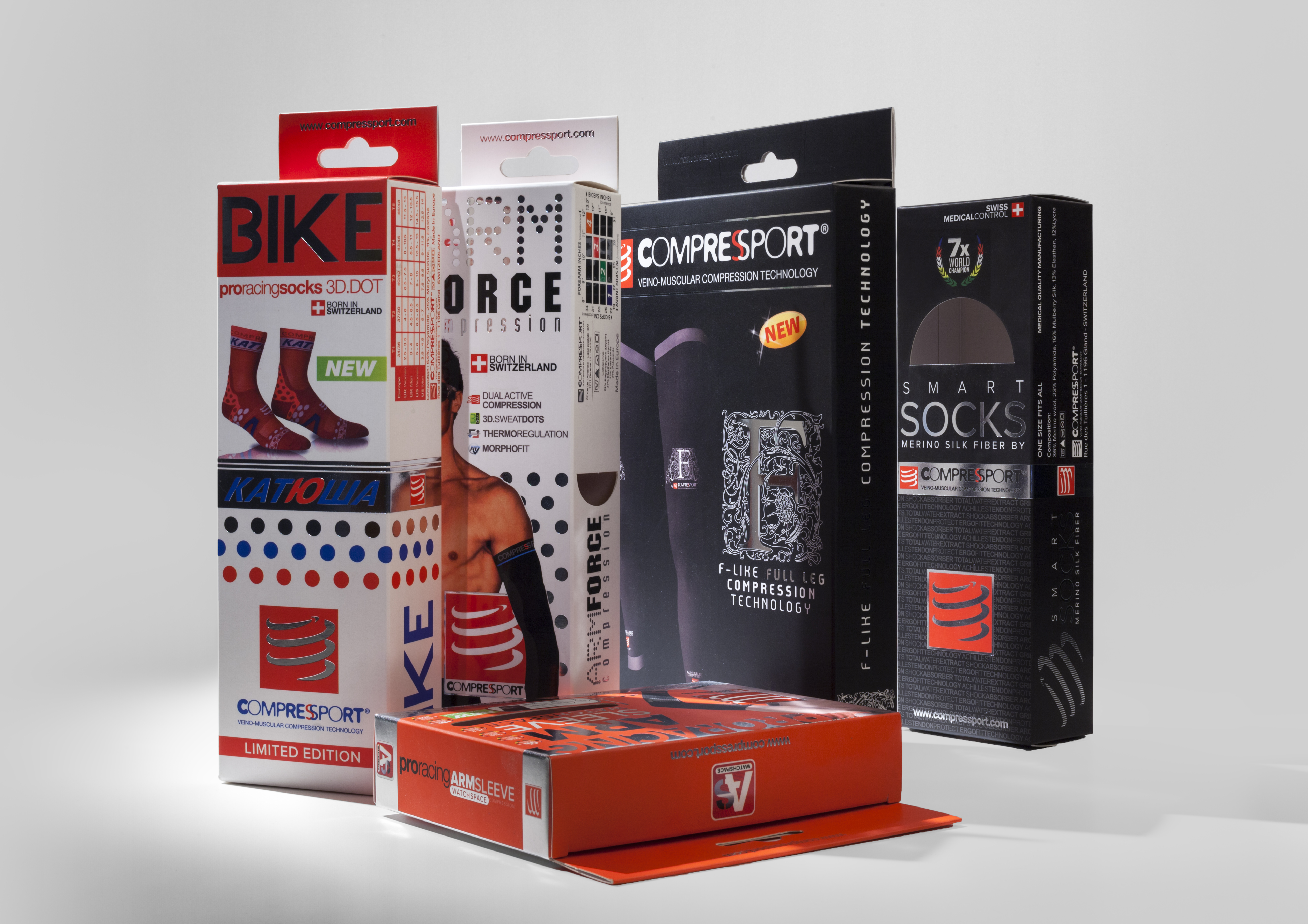Cajas-con-camisetas