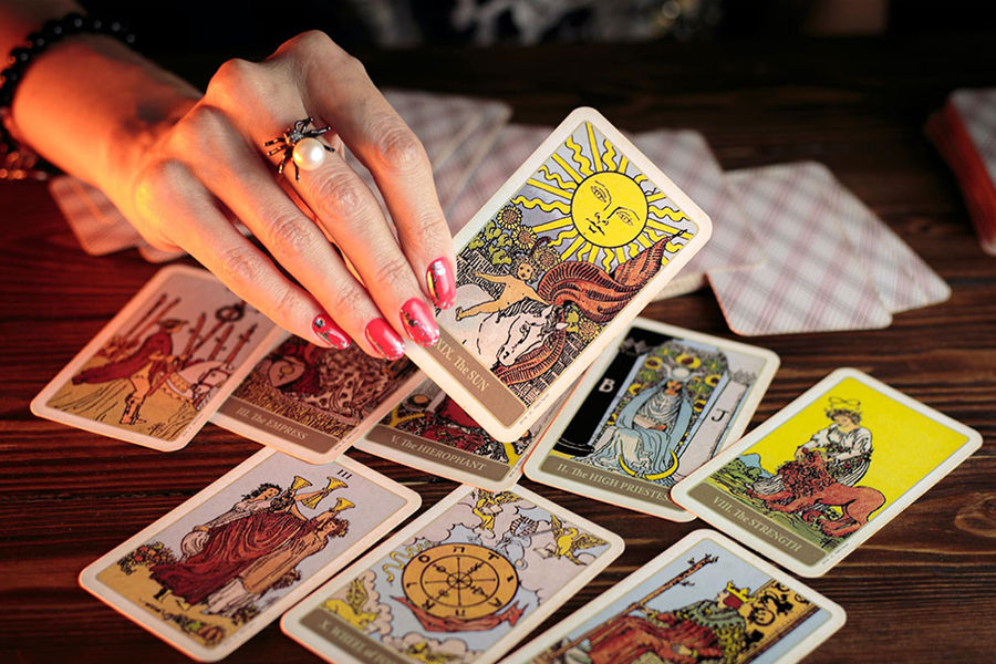 India's Best Tarot Card Reader Online: Transformative Readings