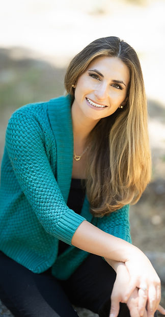 Georgina Fontein Headshot Final 1-(ZF-0679-23129-1-001).jpg