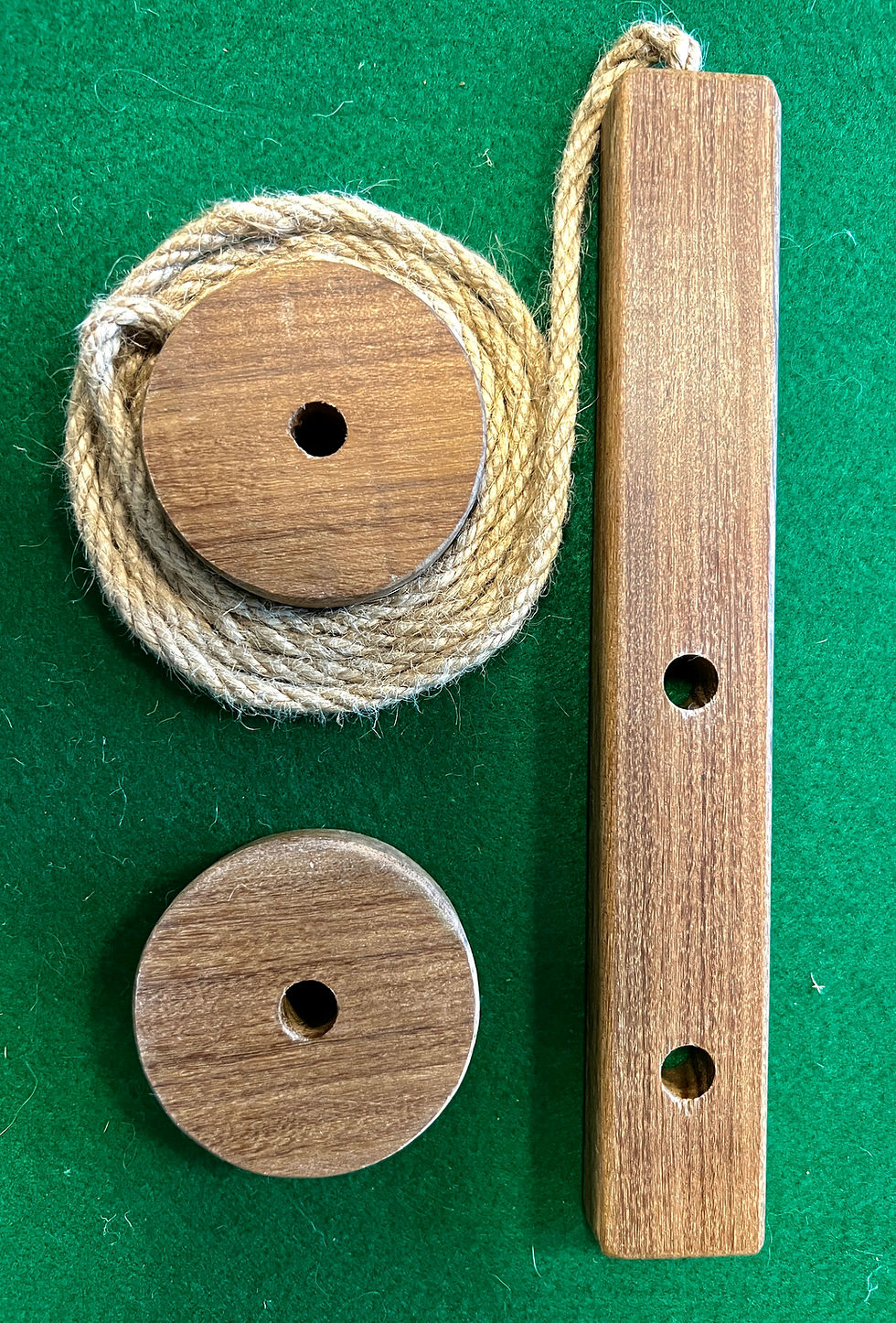 Thumbnail: Wood and Rope Puzzle