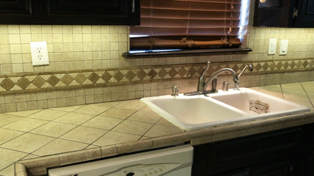 UNDER CABINET STRIP LIGHTING