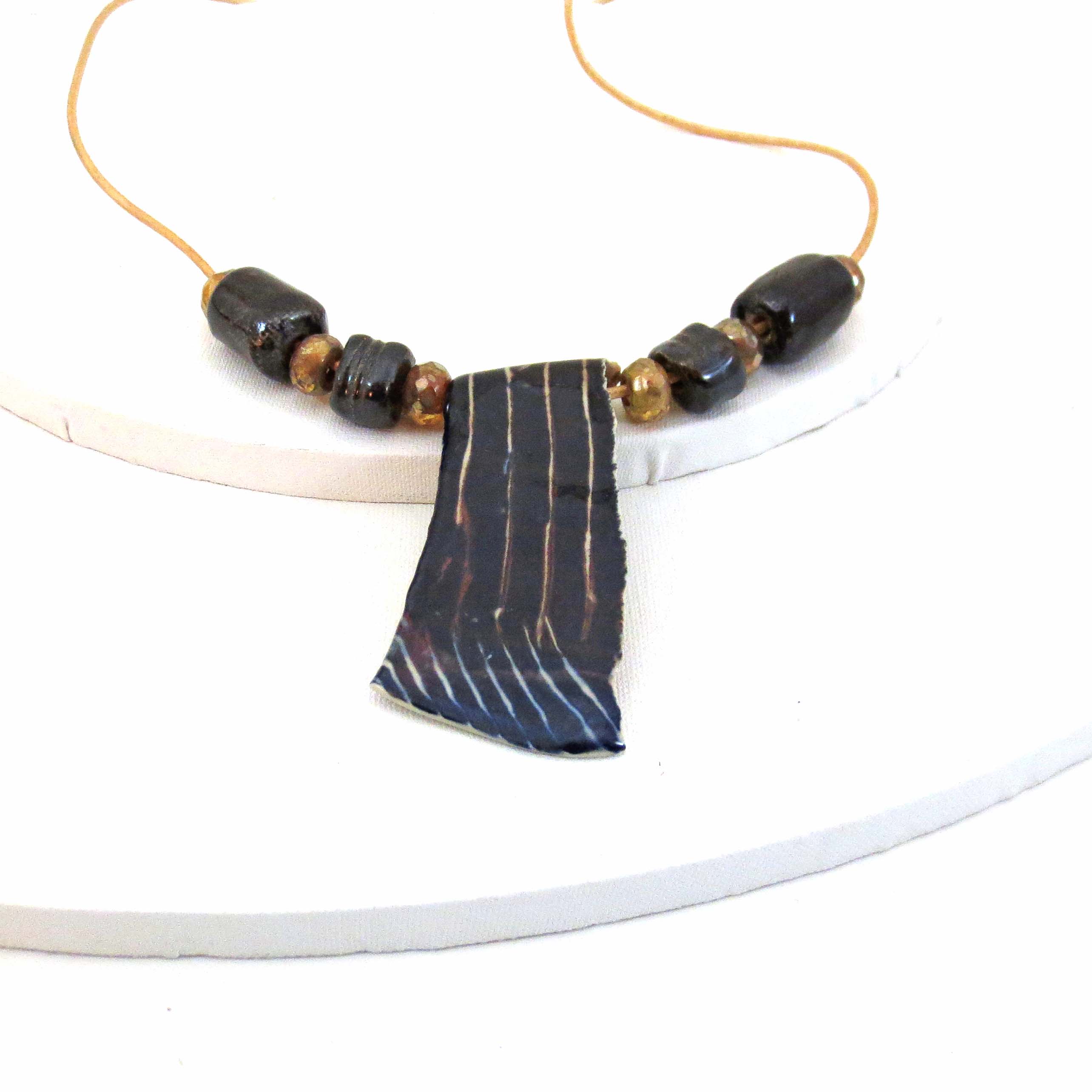Black & white ceramic pendant