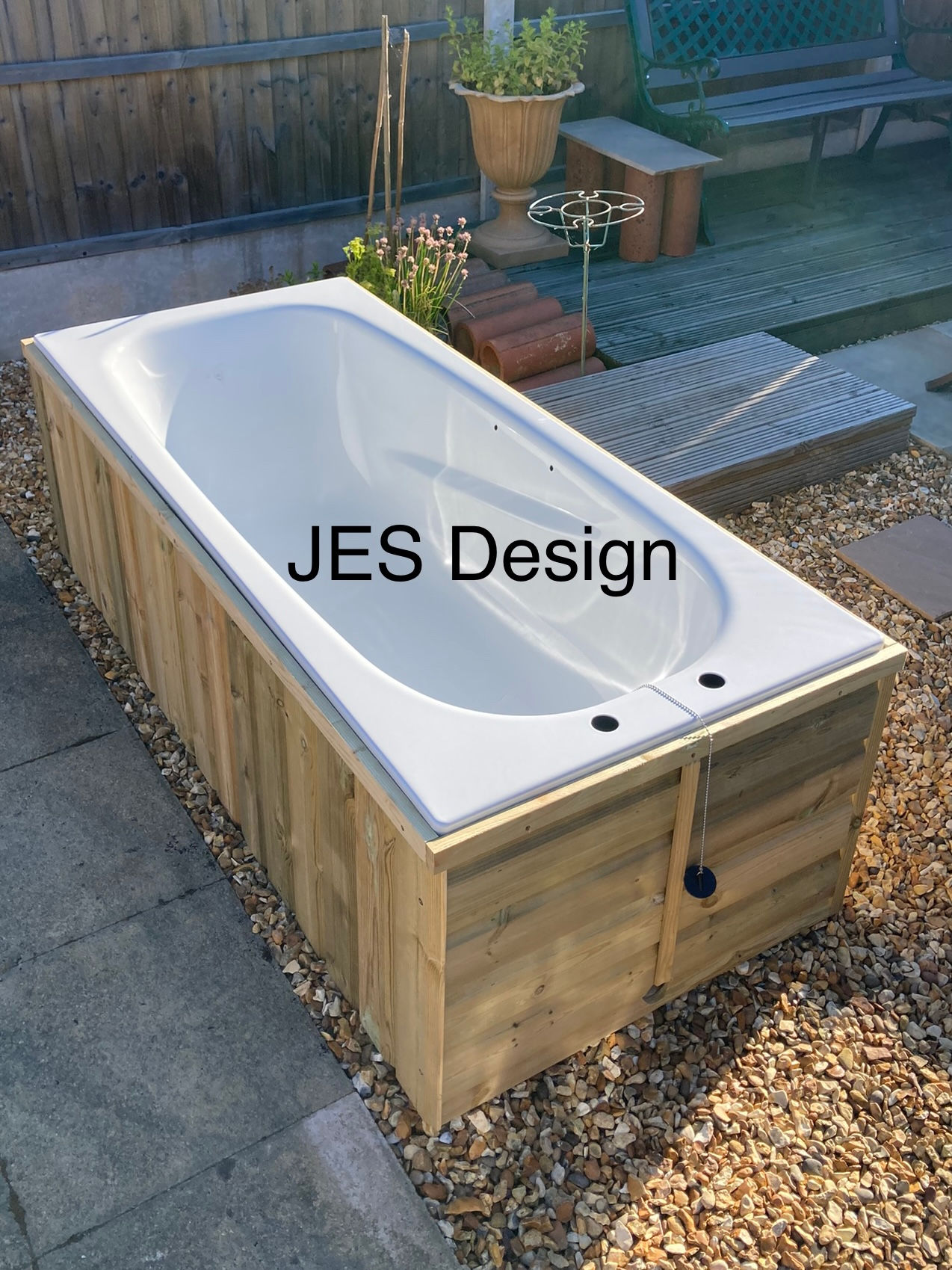 Outdoor chill bath beer bath dog bath