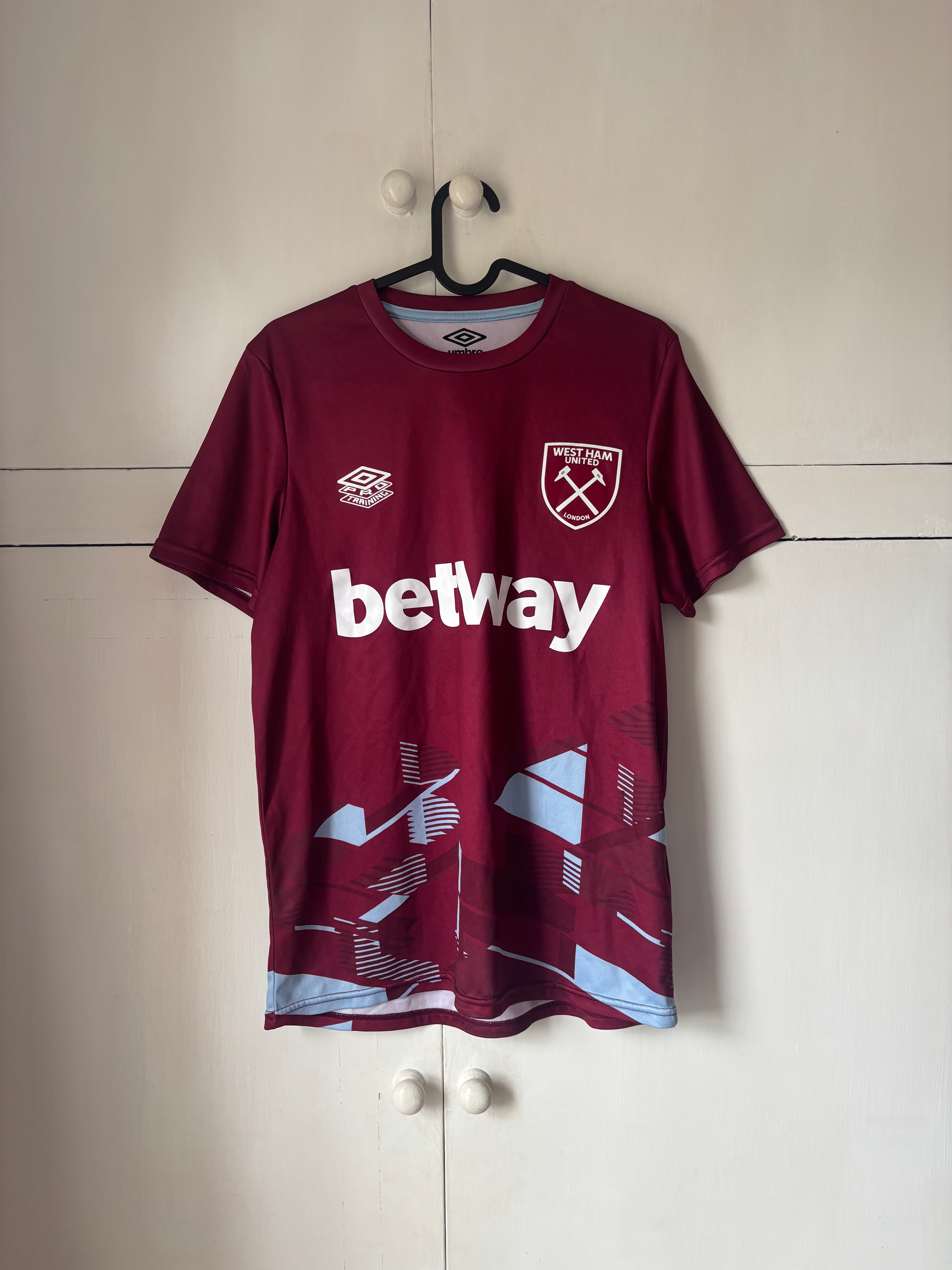 2023-24 West Ham Umbro Pre-Match Shirt (Excellent) S