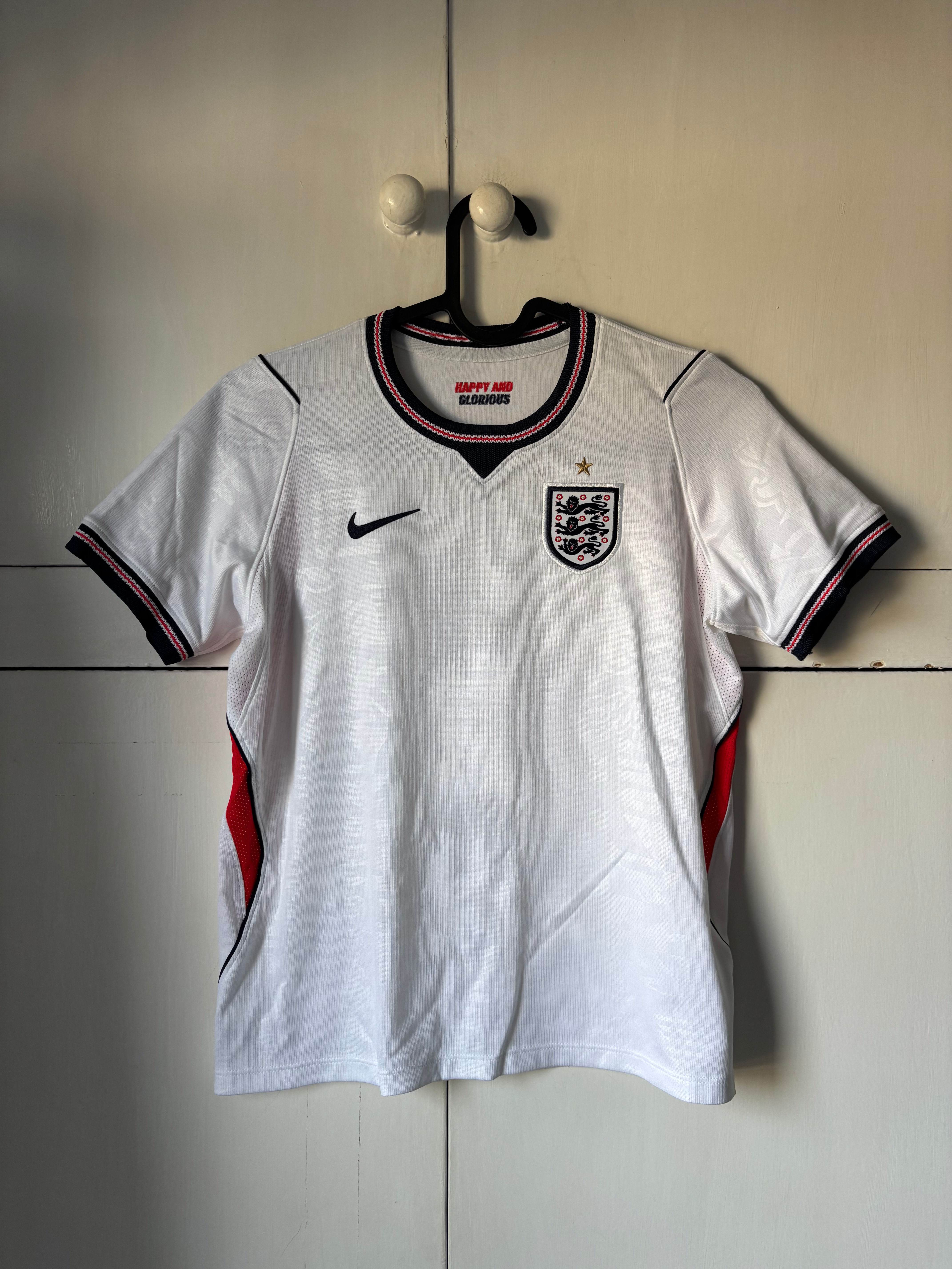 2026-28 England Home Shirt *BNWT* KIDS M