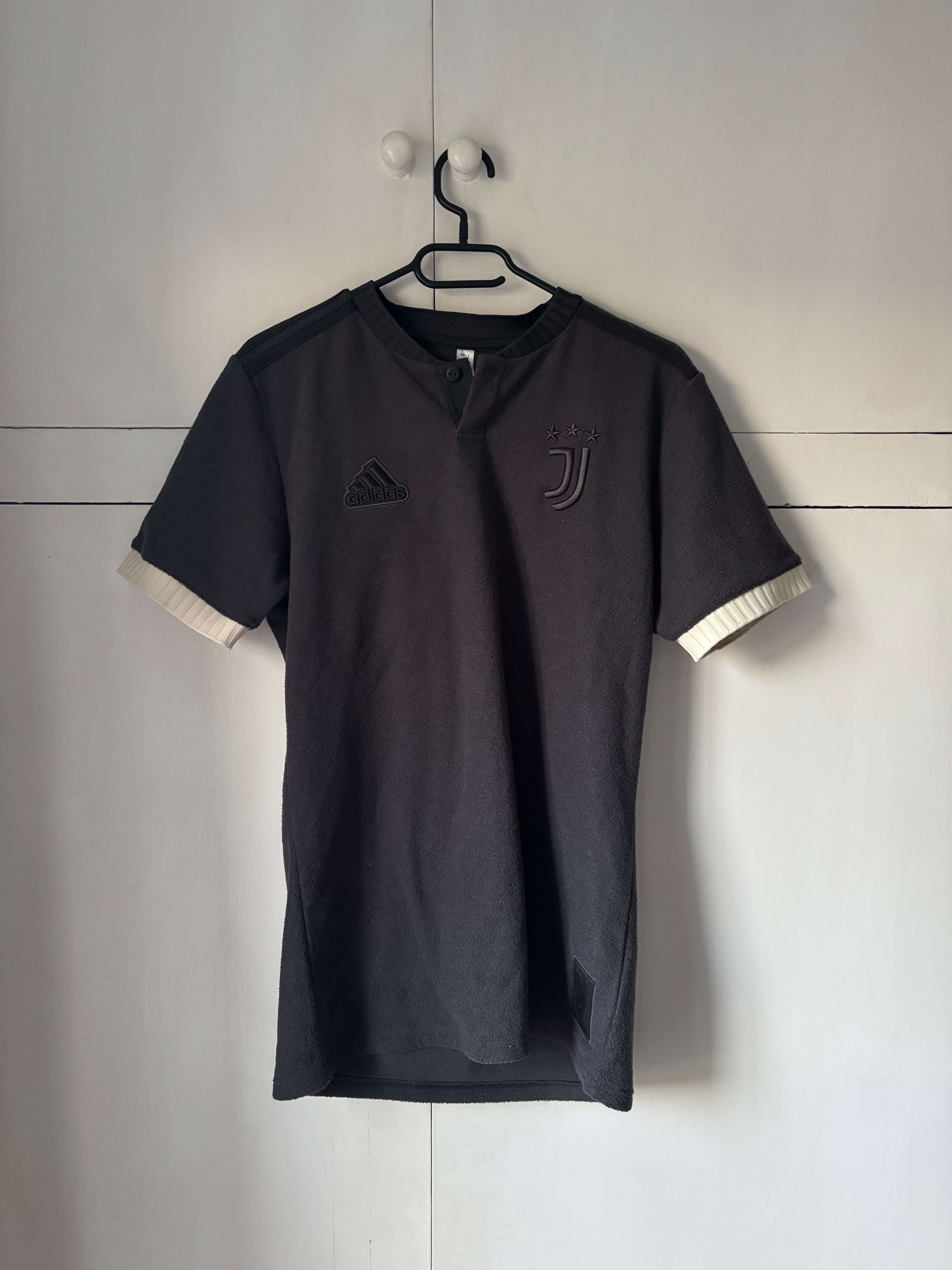 2023-24 Juventus adidas Third Lifestyler Shirt (Excellent) M