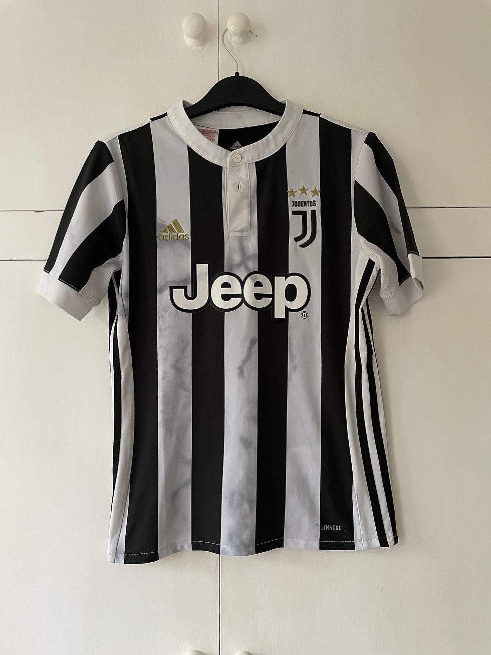 2017-18 Juventus Home Shirt (Fair) Medium boys 
