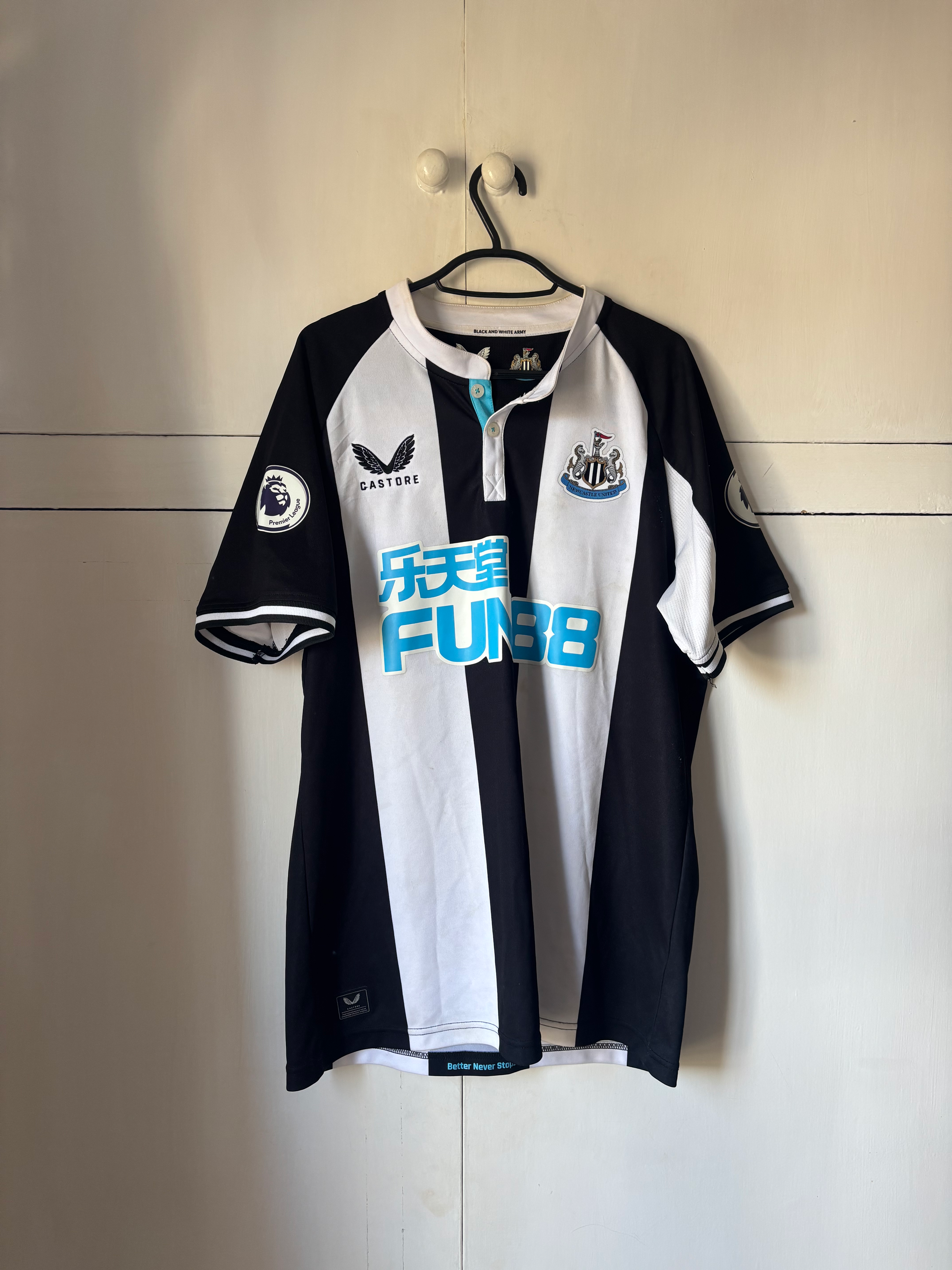 2021-22 Newcastle Home Shirt #4 (Excellent) L